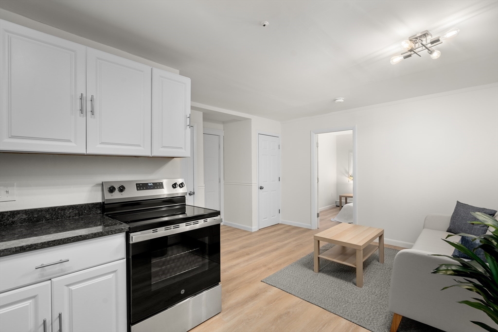 16 Everett Ave Unit: GD