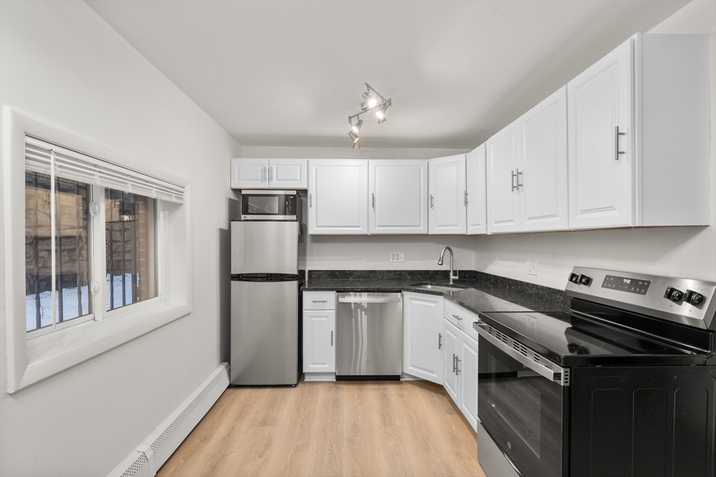 16 Everett Ave Unit: GD