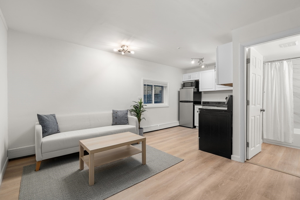 16 Everett Ave Unit: GD