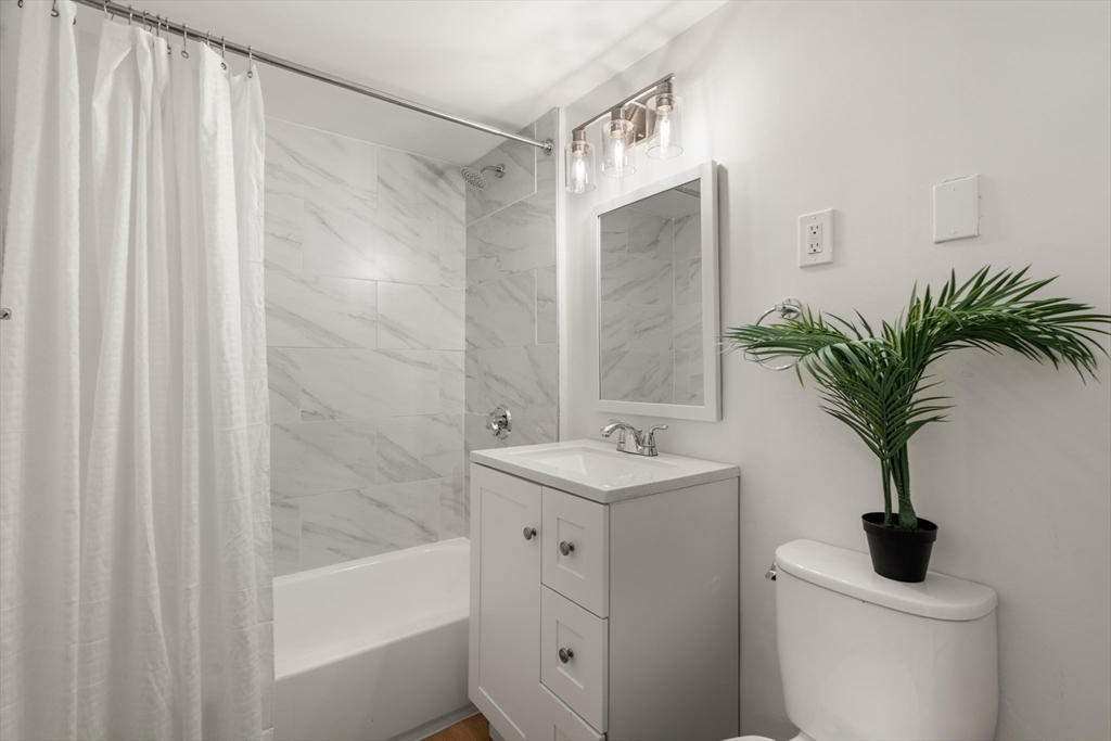 16 Everett Ave Unit: GD