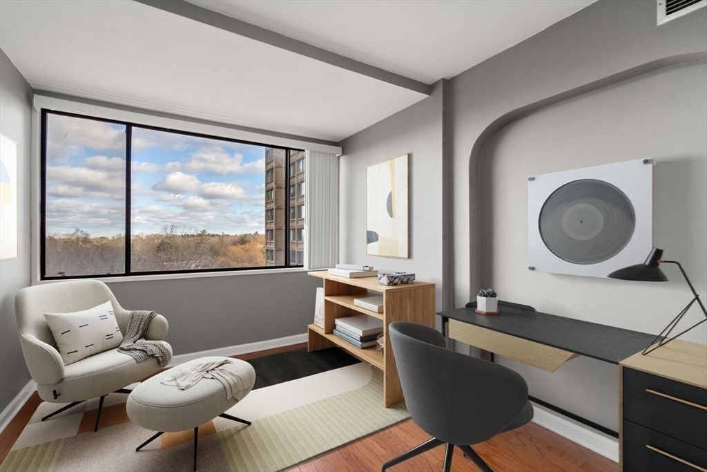 250 Hammond Pond Pkwy # 808N