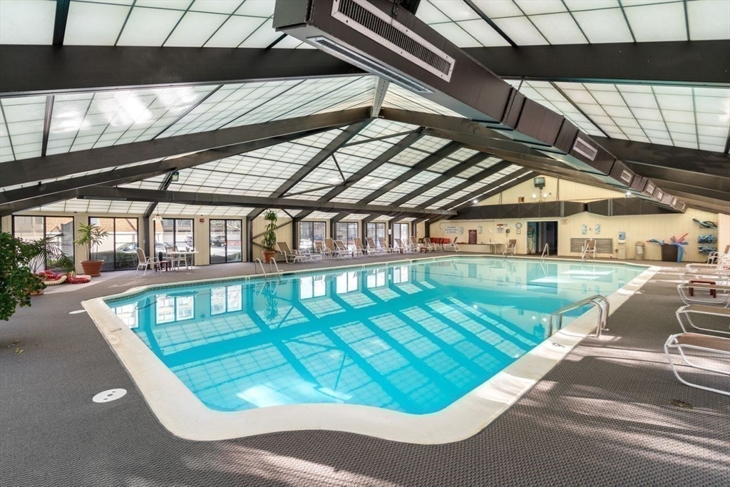250 Hammond Pond Pkwy # 808N