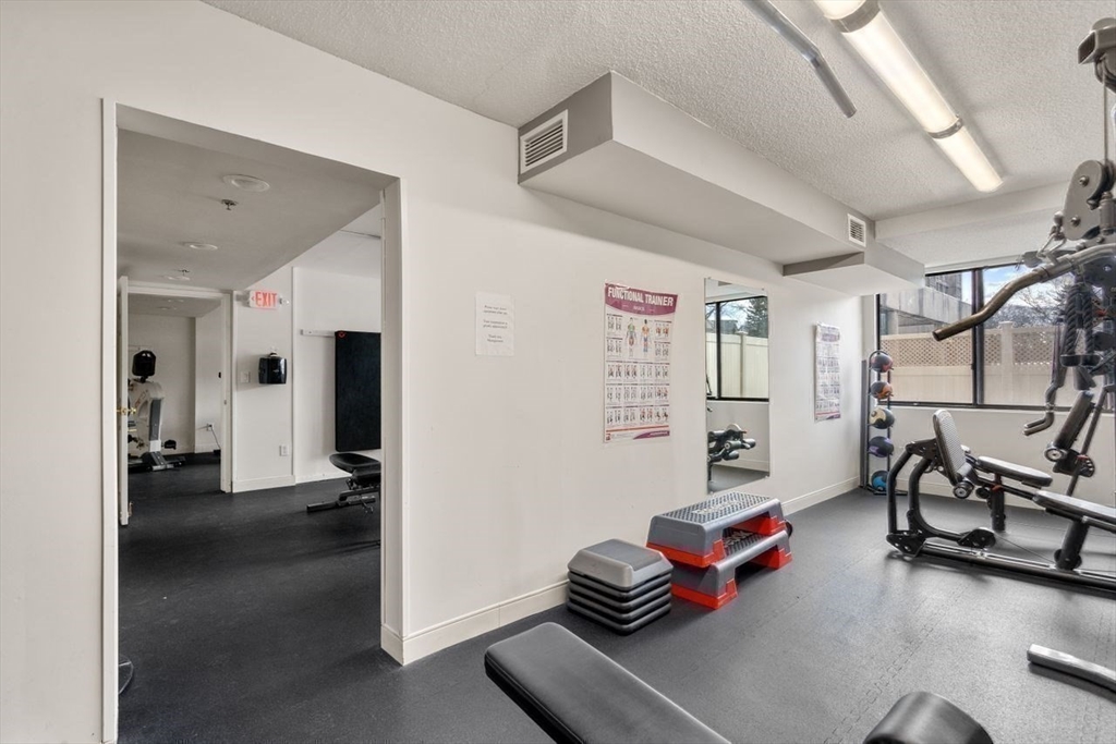 250 Hammond Pond Pkwy # 808N