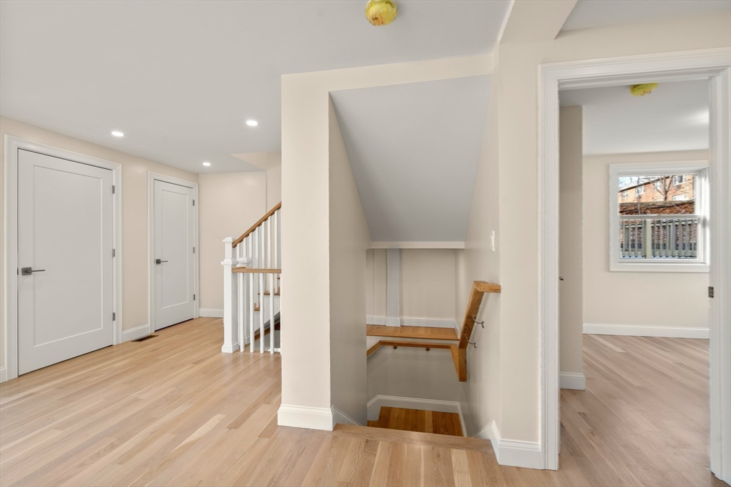 1133 Main St