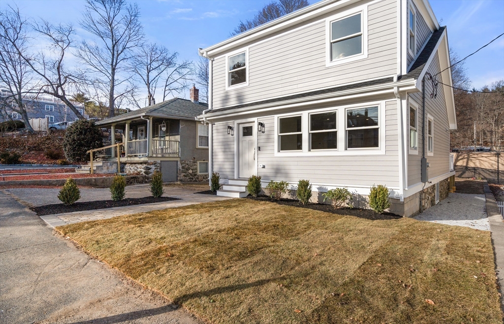1133 Main St