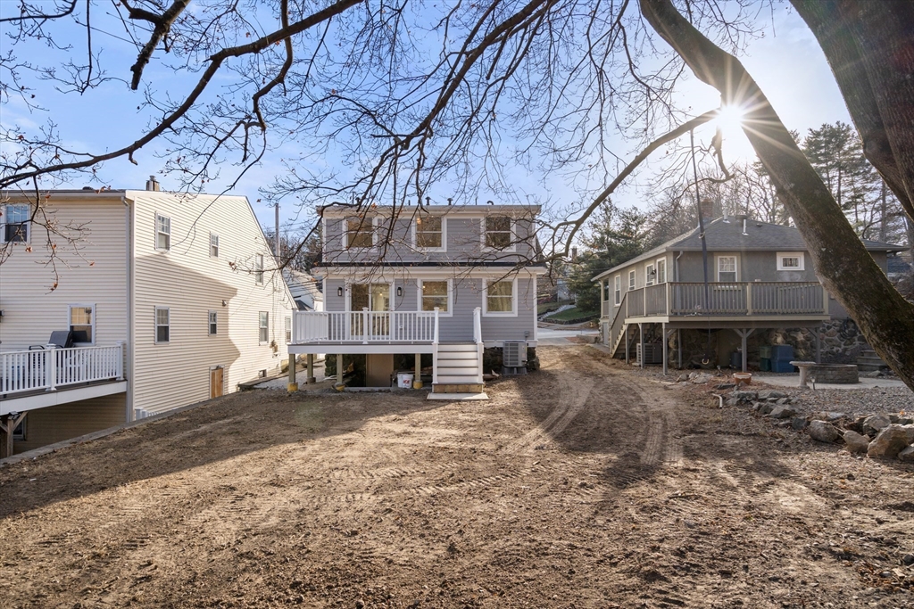 1133 Main St