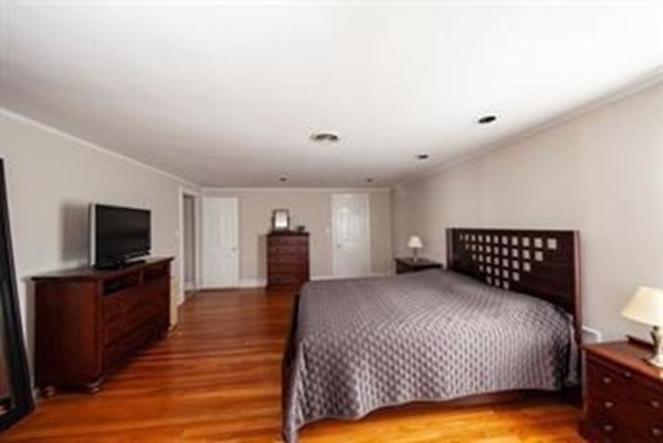 10 Duxbury Rd # 10