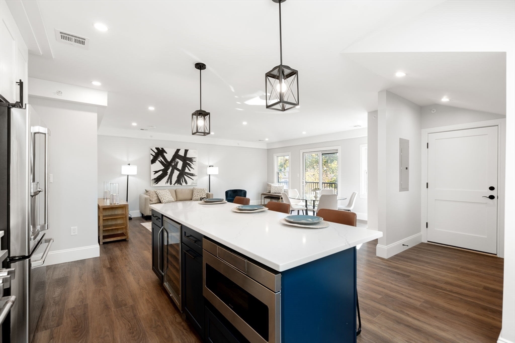 424 Newtonville Ave # 3 Unit: #3