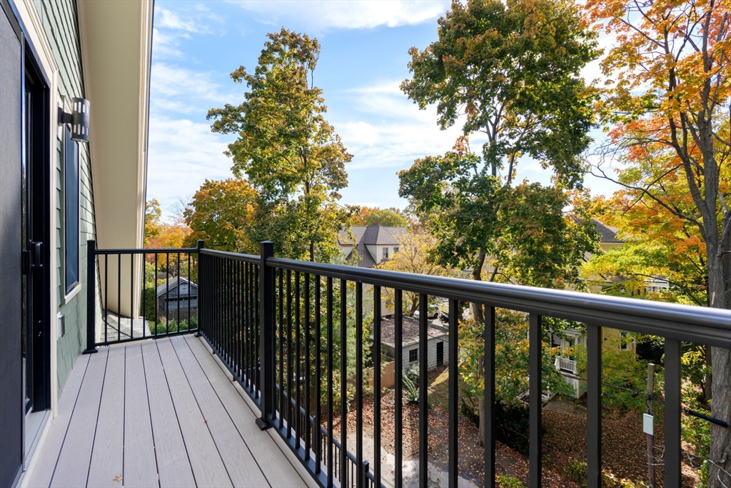 424 Newtonville Ave # 3 Unit: #3