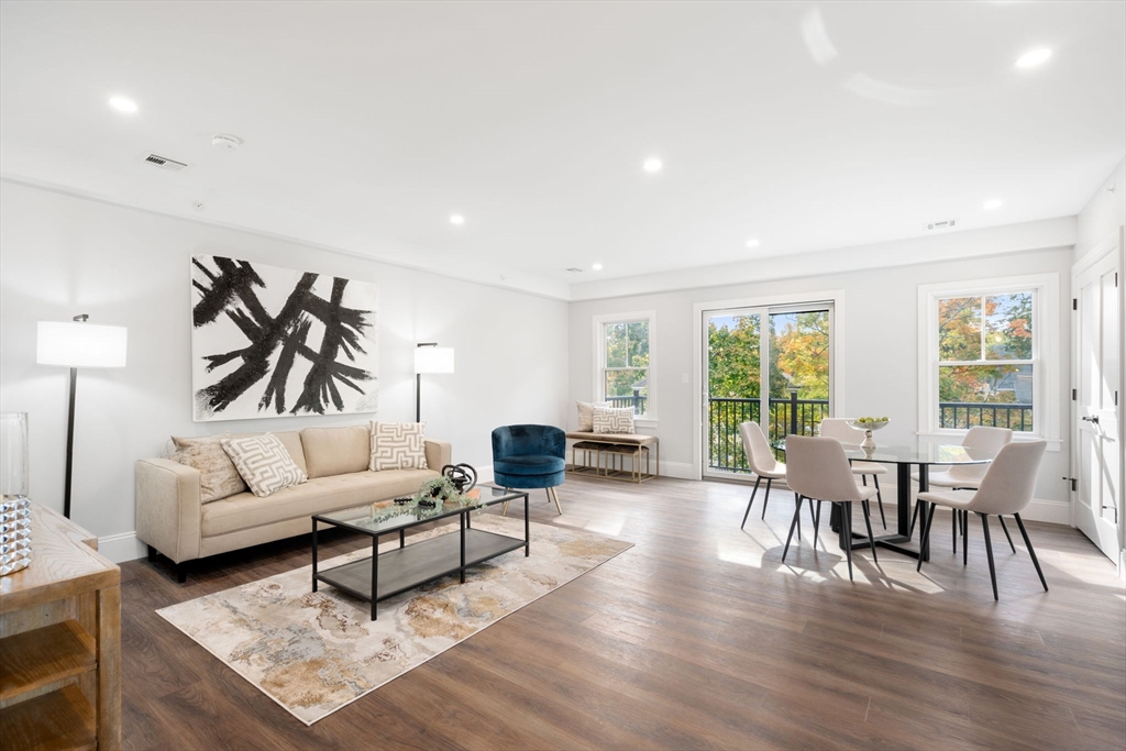 424 Newtonville Ave # 3 Unit: #3