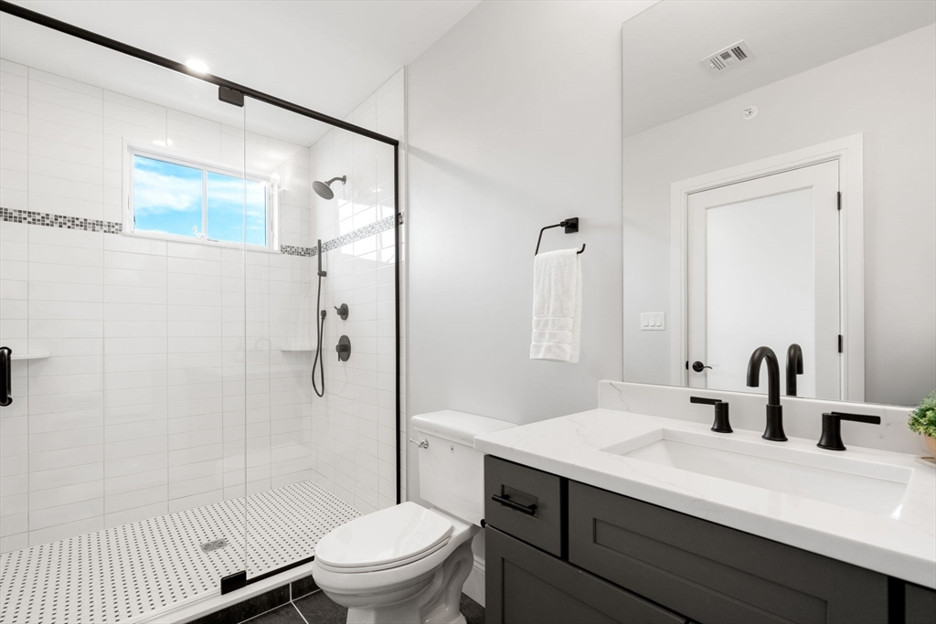 424 Newtonville Ave # 3 Unit: #3