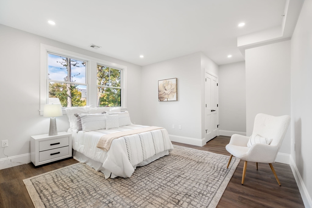 424 Newtonville Ave # 3 Unit: #3