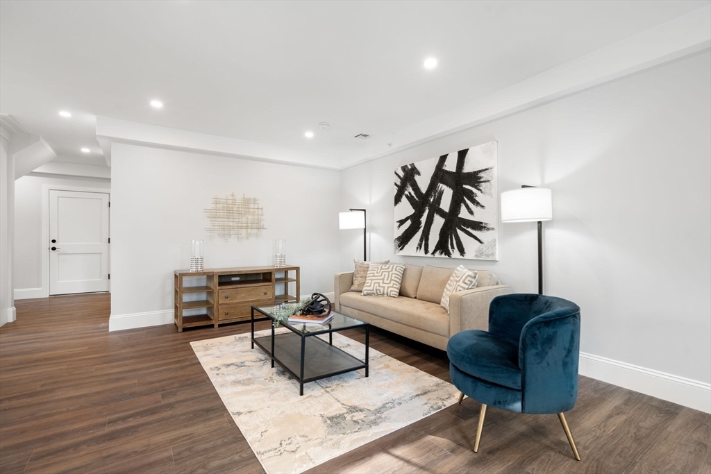 424 Newtonville Ave # 3 Unit: #3