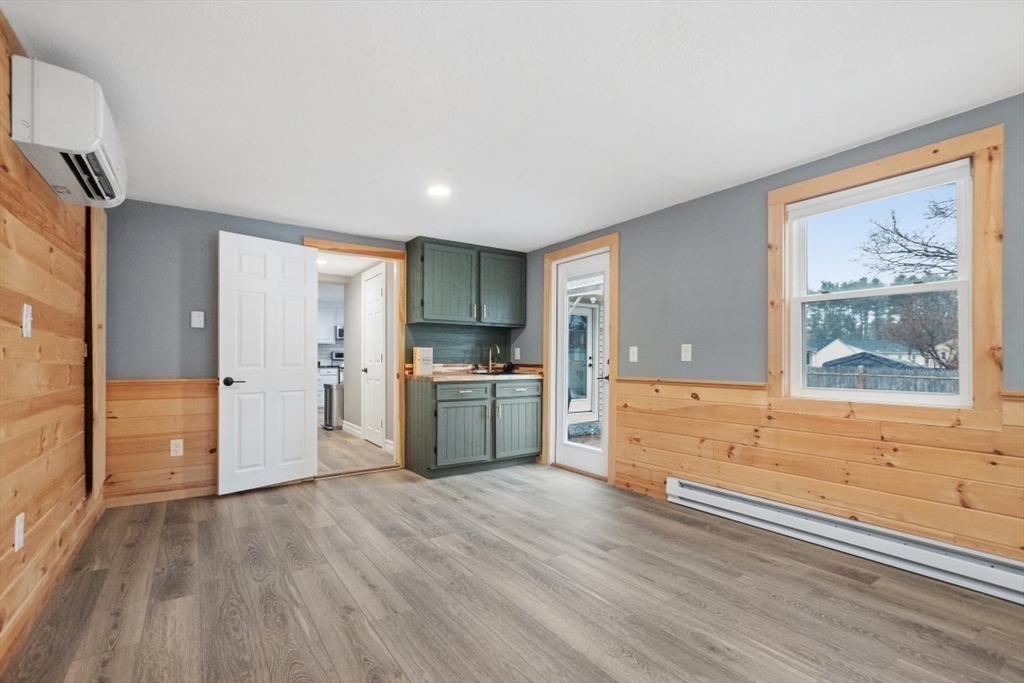 101 Freeman St