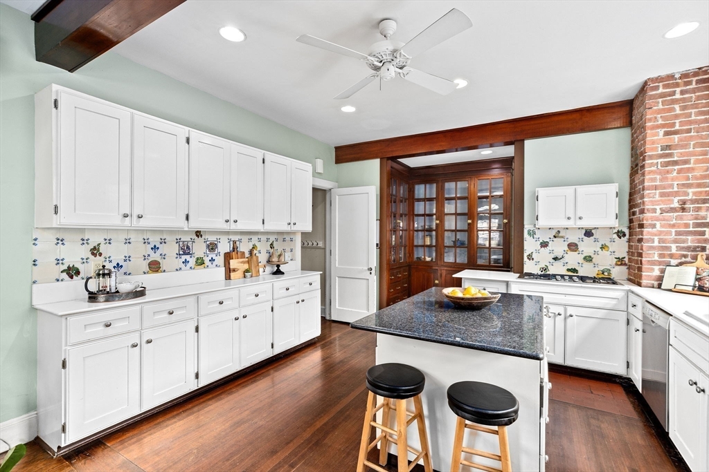 127 Commonwealth Ave