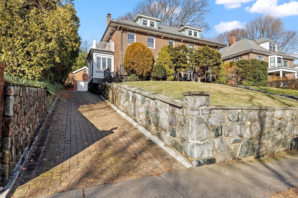 127 Commonwealth Ave