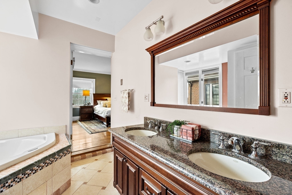 127 Commonwealth Ave