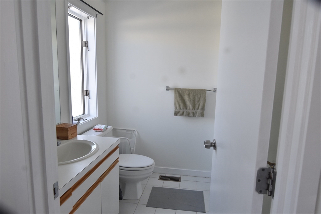15 Baldwin Street # C