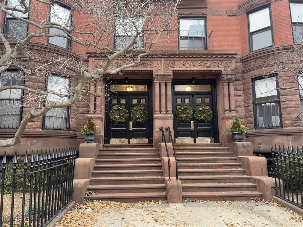 295 Commonwealth Avenue # 2A