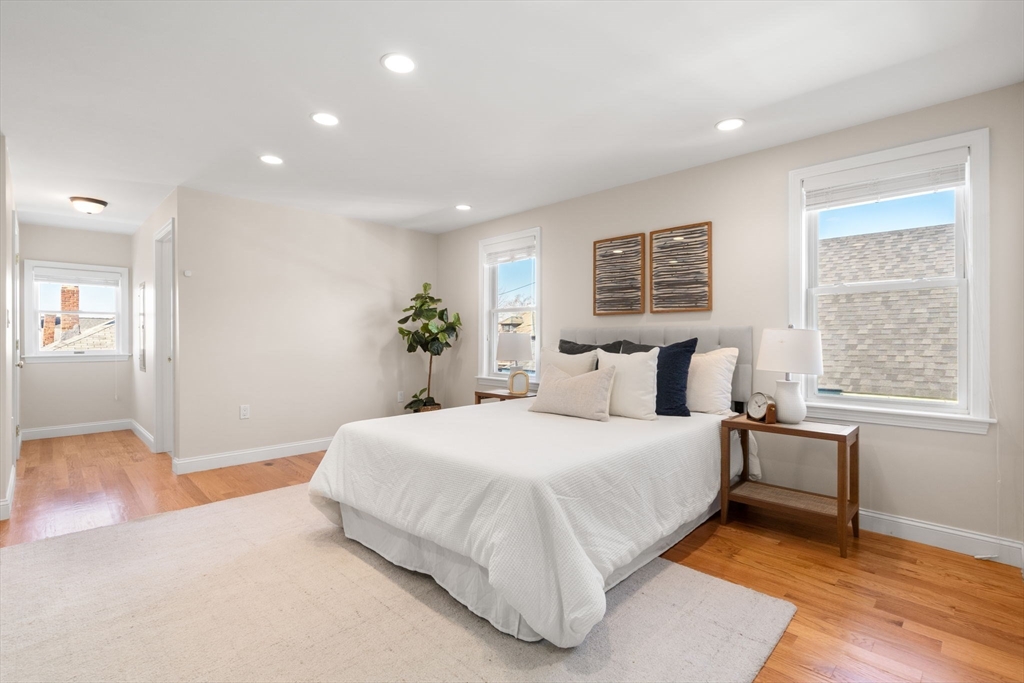 125 W Adams St # 125