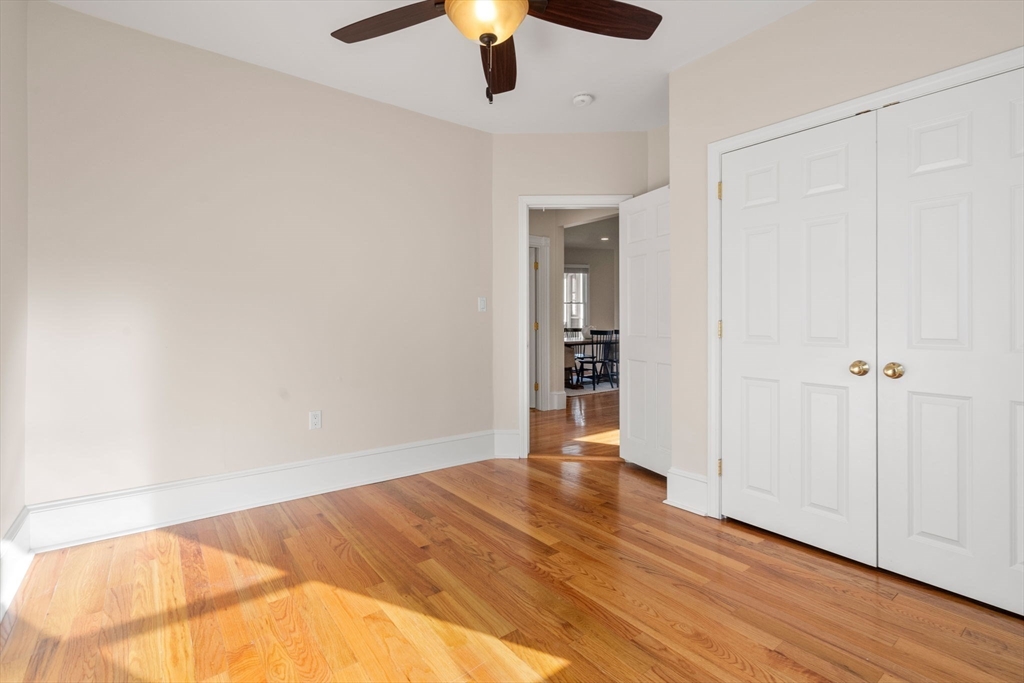 125 W Adams St # 125