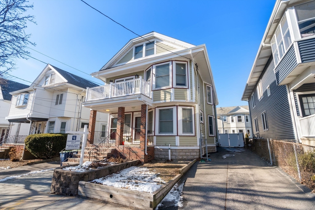 125 W Adams St # 125