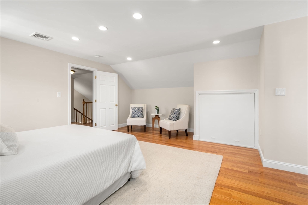 125 W Adams St # 125