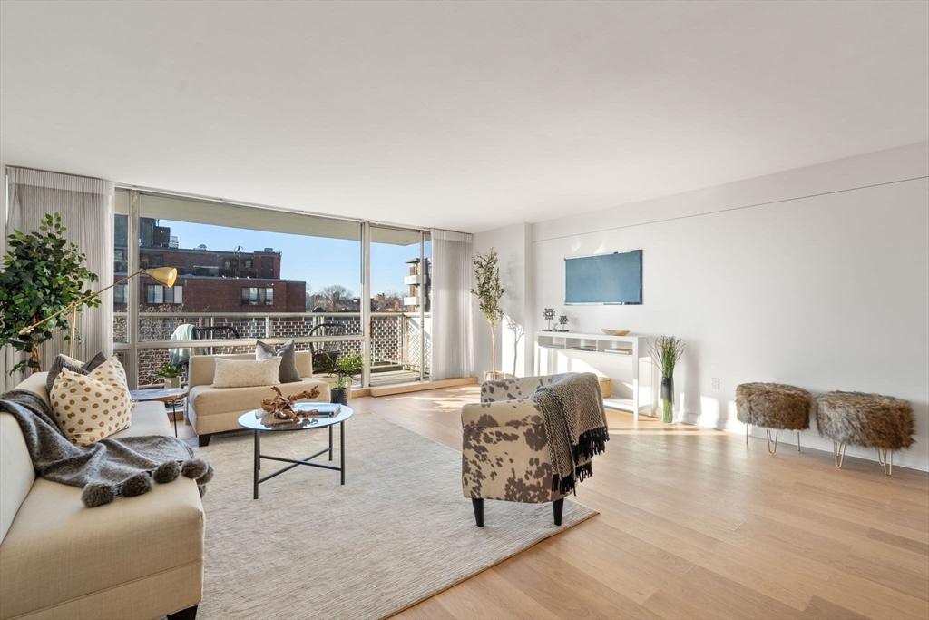 45 Longwood Ave # 512