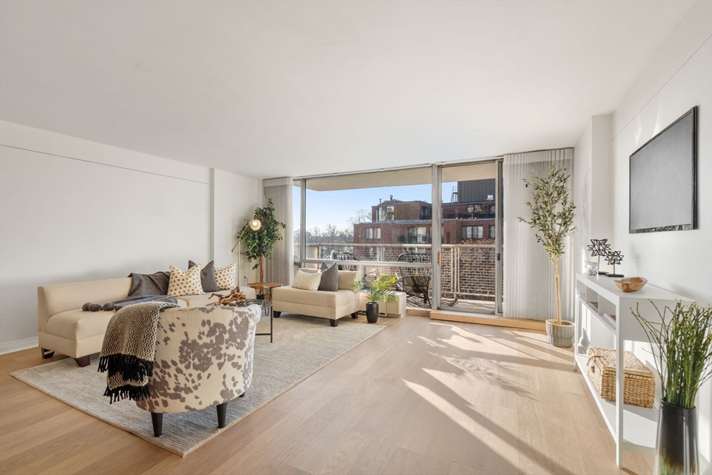 45 Longwood Ave # 512