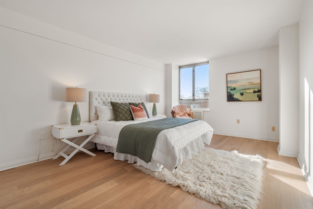 45 Longwood Ave # 512