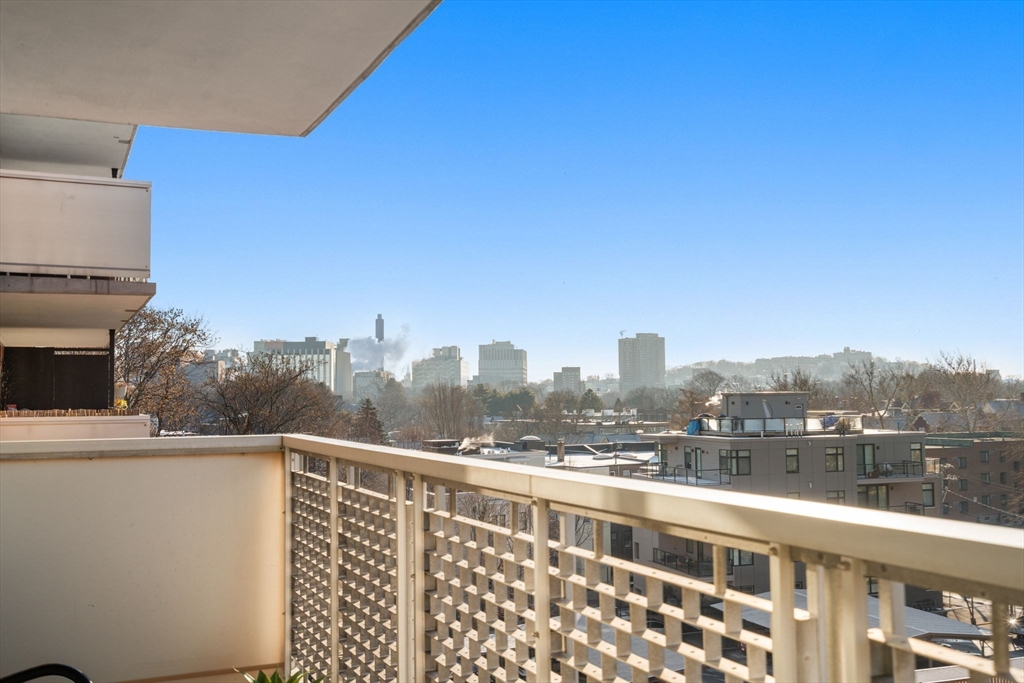 45 Longwood Ave # 512