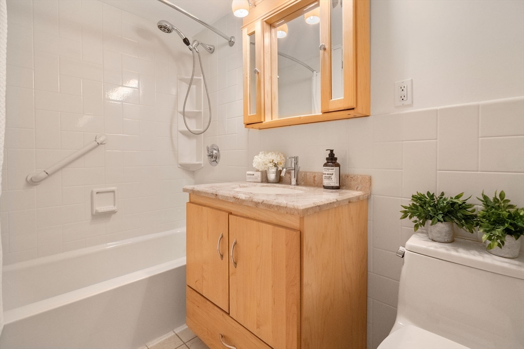 45 Longwood Ave # 512