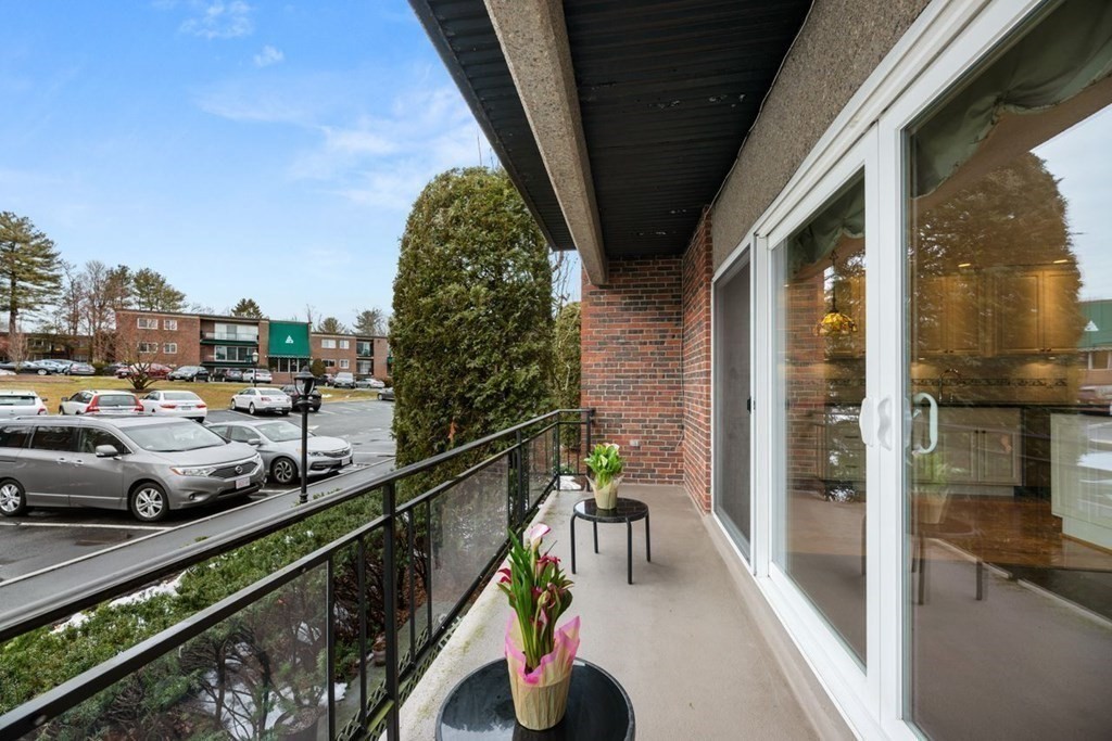 1212 Greendale Ave # 319