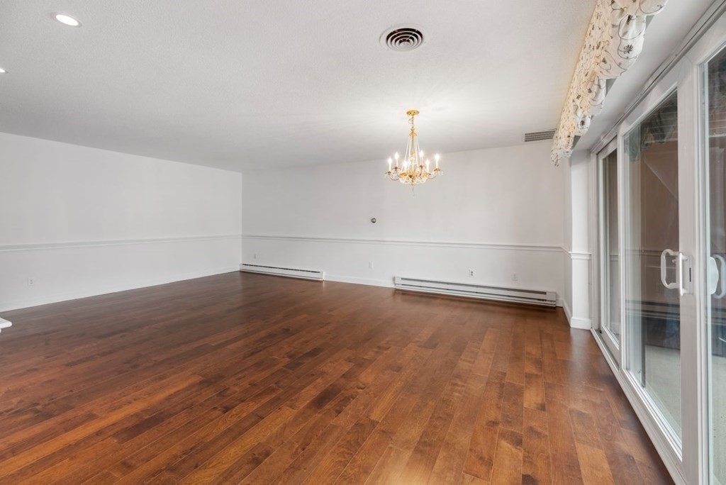 1212 Greendale Ave # 319