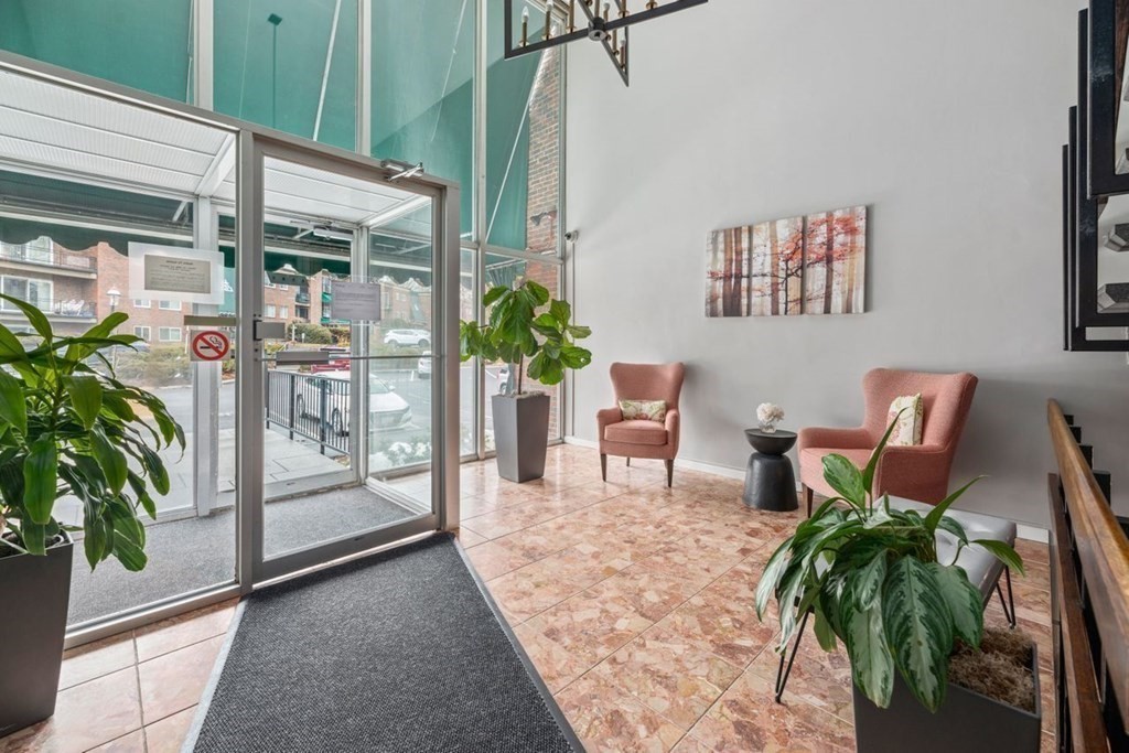 1212 Greendale Ave # 319