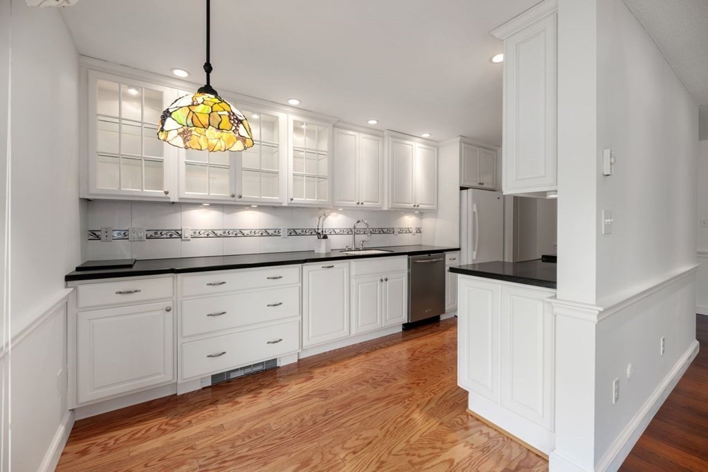 1212 Greendale Ave # 319