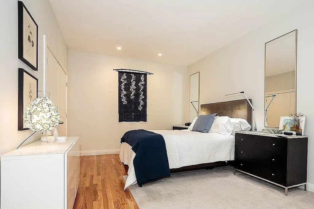 9 Harcourt St # 301