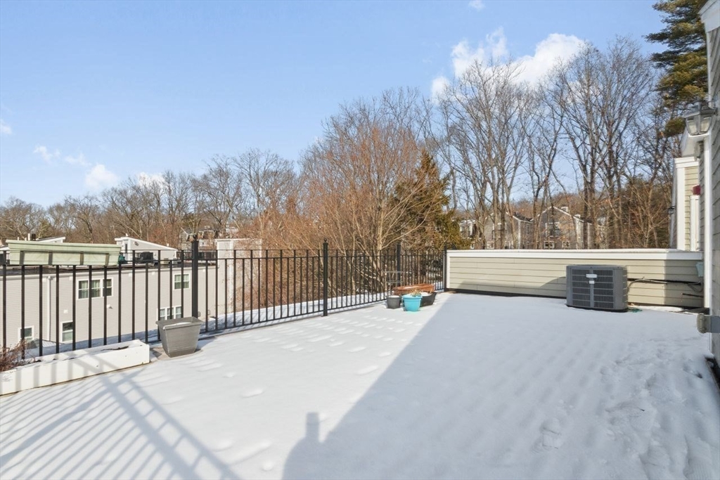 829 Lagrange St # 3