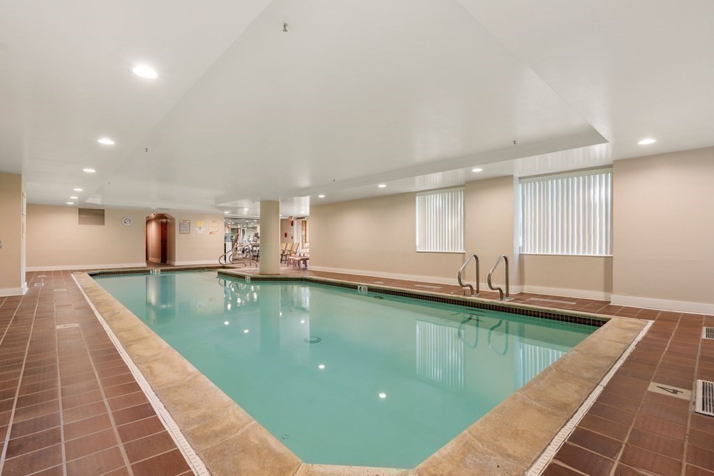 183 Oak Street # 405