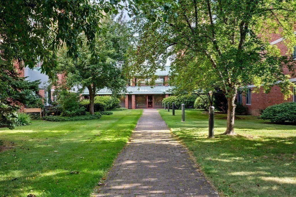 183 Oak Street # 405