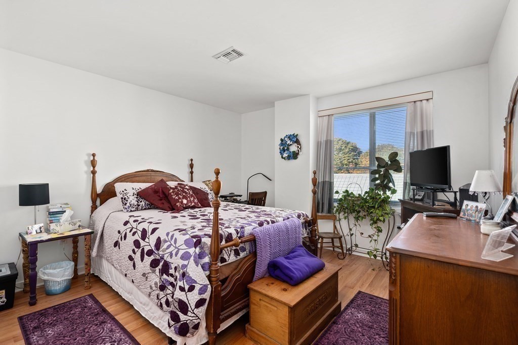 183 Oak Street # 405