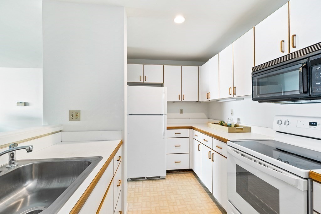 183 Oak Street # 405