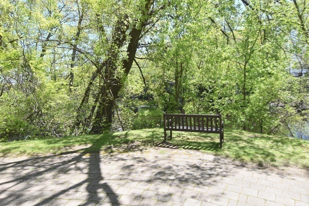 183 Oak Street # 405