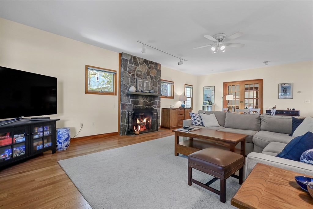 214 Adams Ave