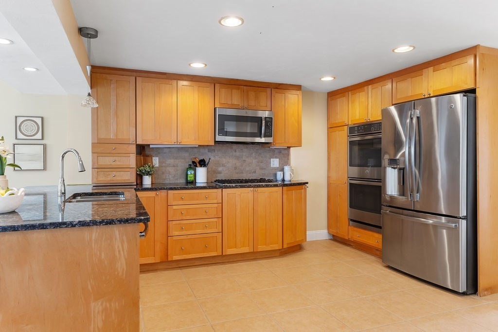 67 Walnut Hill Rd