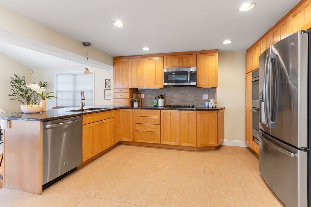 67 Walnut Hill Rd