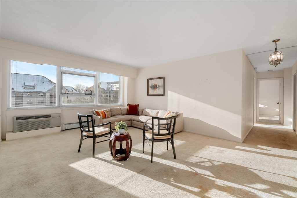 10 Hammond Pond Pkwy # 502