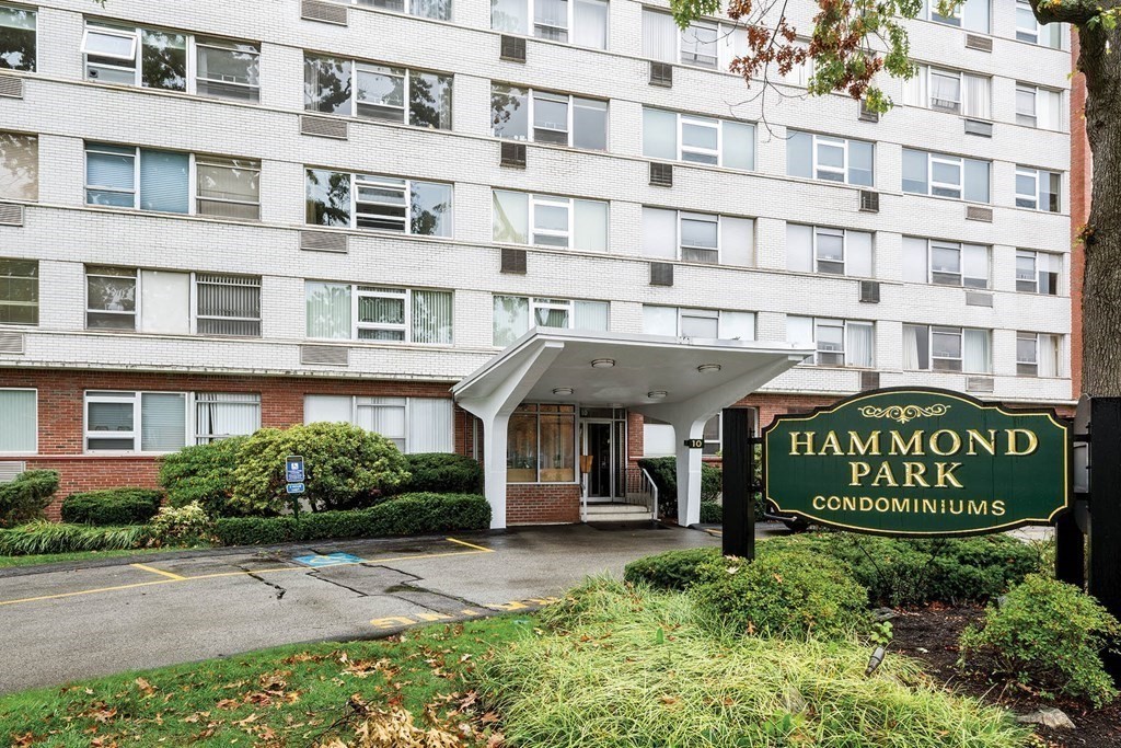 10 Hammond Pond Pkwy # 502