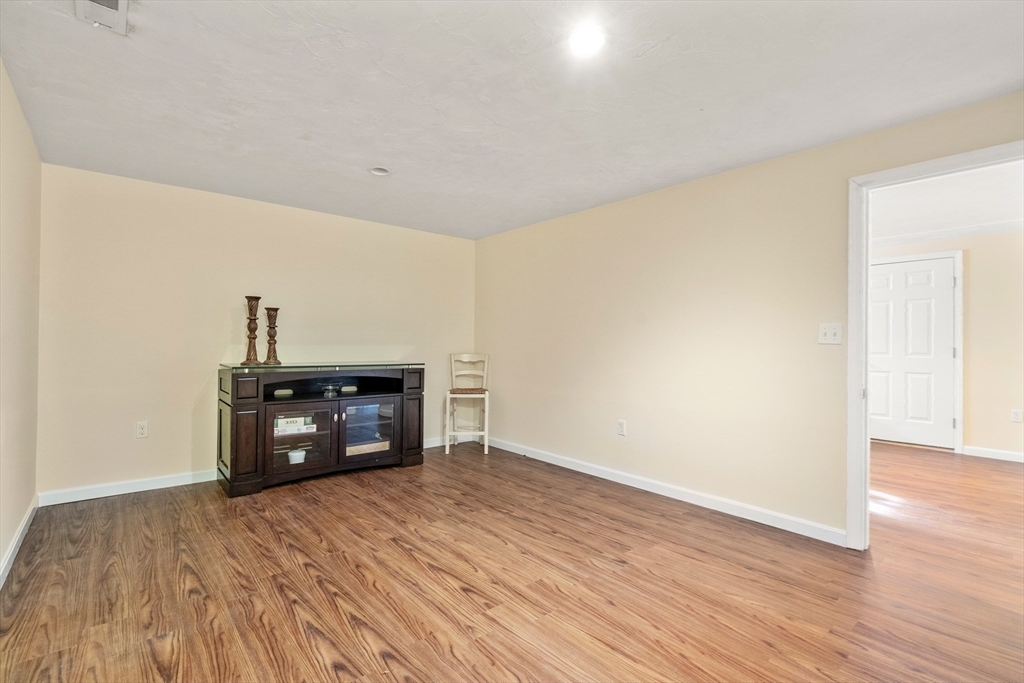 22 Irene Ct