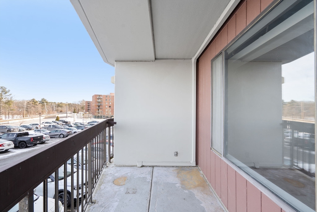 1500 Worcester Rd # 218
